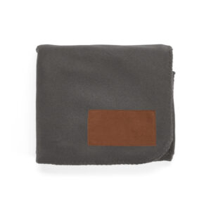 COZY. Manta em tecido polar, 100% poliéster reciclado (100% rPET) (140 g/m²)