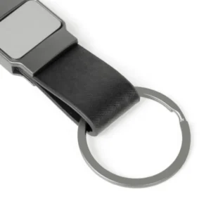 CHAVEIRO MOSQUETÃO CINZA EM METAL/PU
