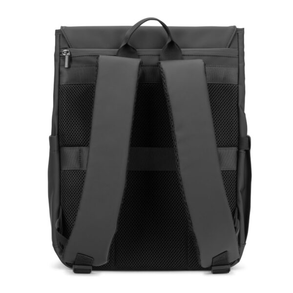 AZORES BAG. Mochila para computador portátil (16″) em PU, com pala que cobre todos os compartimentos