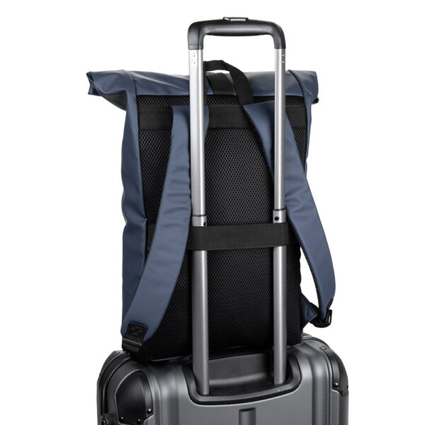 PORTLAND. Mochila “roll top” em PU com bolso para notebook (16″)