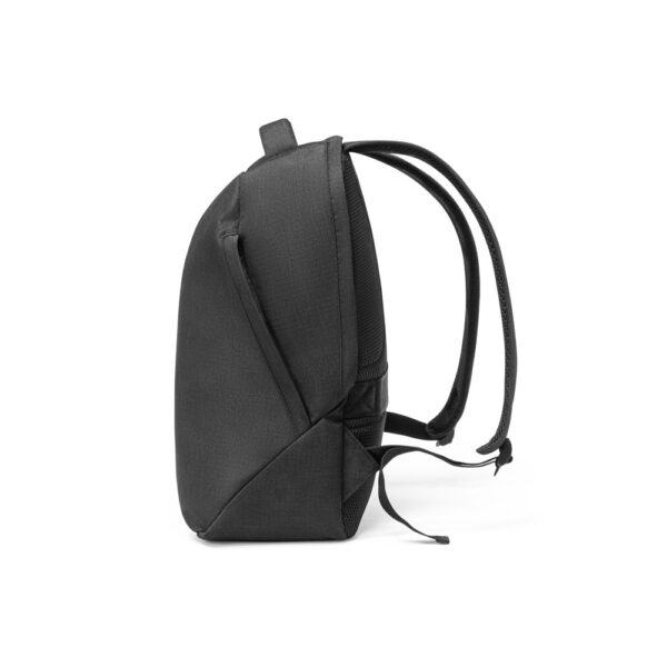 AUCKLAND. Mochila com sistema antirroubo para notebook (15’6″) em 600D e ripstop (17 L)