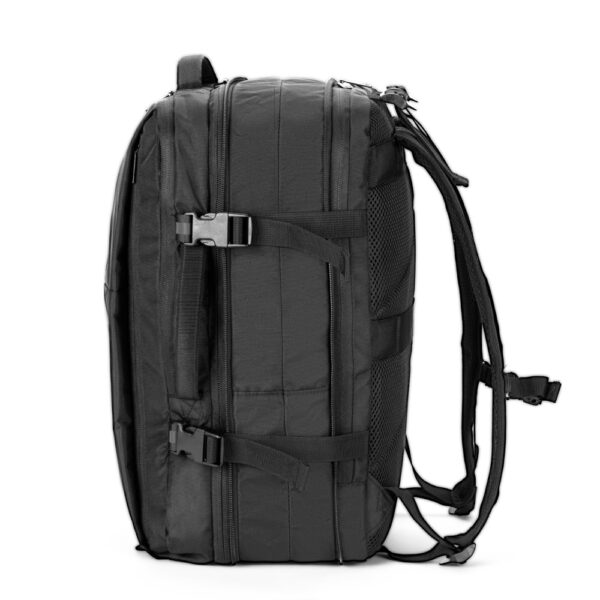 DALLAS PLATE. Mochila de viagem para notebook (17’3″) em poliéster reciclado 600D de alta densidade, com compartimento para arrumação (29 L)