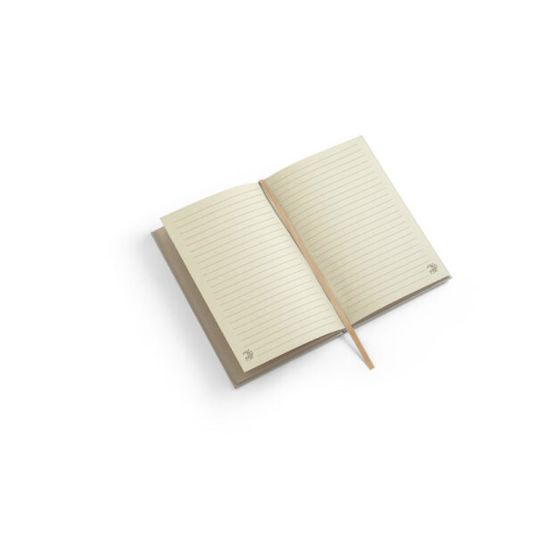 DICKINSON. Caderno A5 de capa dura em papel à base de cana-de-açúcar (80% polpa da cana-de-açúcar) com páginas pautadas