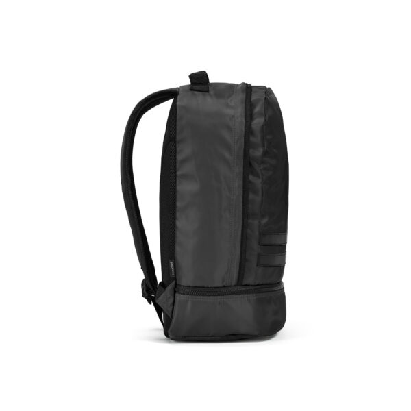 MANCHESTER. Mochila em poliéster reciclado 290T e sarja com compartimento para sapatos (25 L)