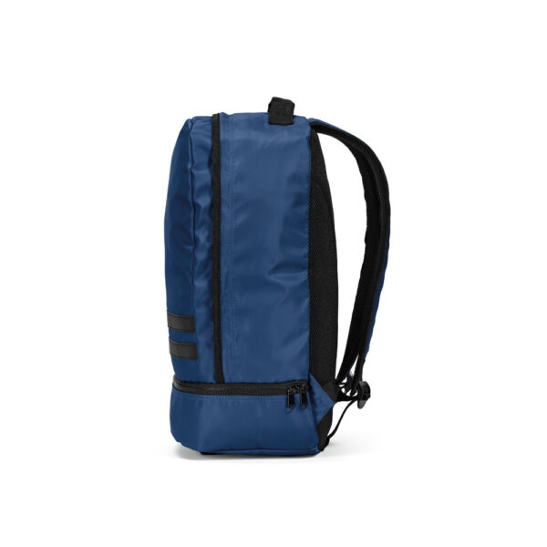 MANCHESTER. Mochila em poliéster reciclado 290T e sarja com compartimento para sapatos (25 L)