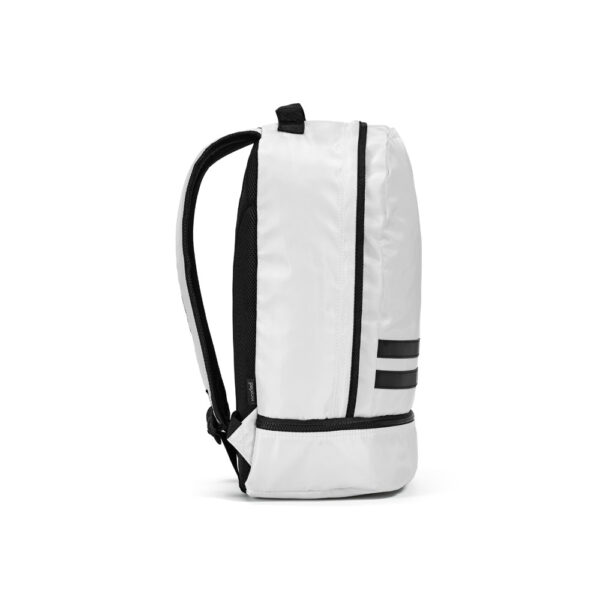 MANCHESTER. Mochila em poliéster reciclado 290T e sarja com compartimento para sapatos (25 L)