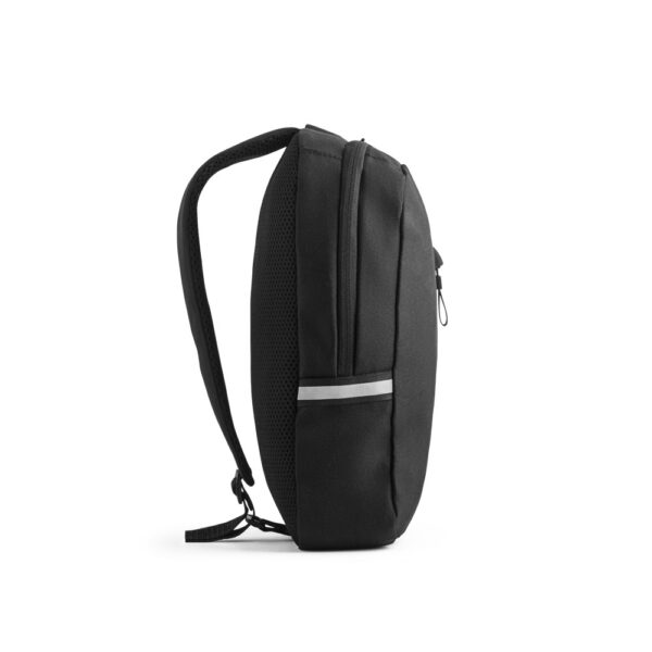 DELFOS. Mochila à tiracolo em poliéster reciclado 300D e poliéster reciclado 600D com elementos refletores