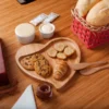 KIT PARA PETISCO COM TÁBUA FORMATO CORAÇÃO – 5 PÇS