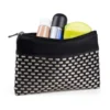 NECESSAIRE EM PVC E MATERIAL SINTÉTICO – PRETO / XADREZ BEGE – 19X14 CM