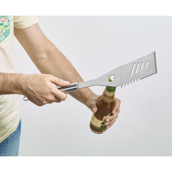 MACE. Kit churrasco em estojo de alumínio com luva de cozinha em poliéster e 6 utensílios em aço inox