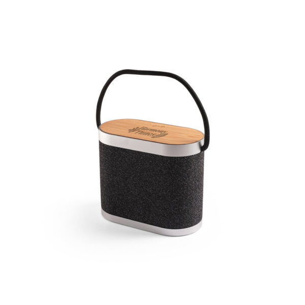 GUETTA. Caixa de som de 5W com carregador por indução super-rápido e autonomia de 2h (1’200 mAh), em bambu e PET 100% reciclado