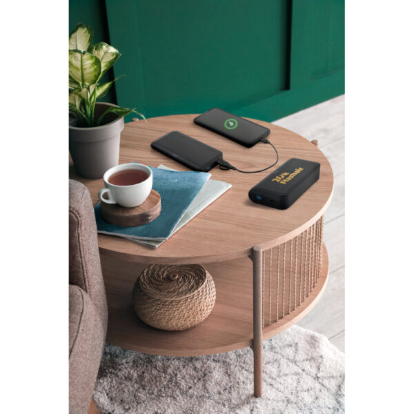 BECKER 20. Bateria portátil com carregador por indução super-rápido (20’000 mAh), em ABS 100% reciclado