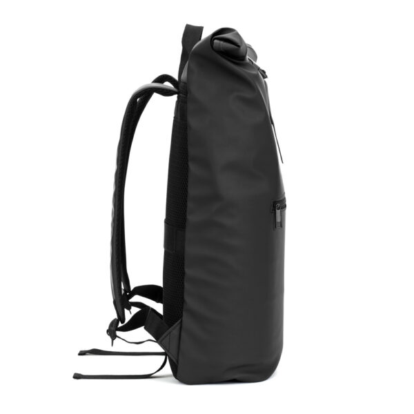 PORTLAND. Mochila “roll top” em PU com bolso para notebook (16″)