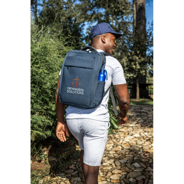 COVENTRY. Mochila, totalmente almofadada, para notebook (15’6″) em poliéster reciclado 300D de alta densidade (18 L)