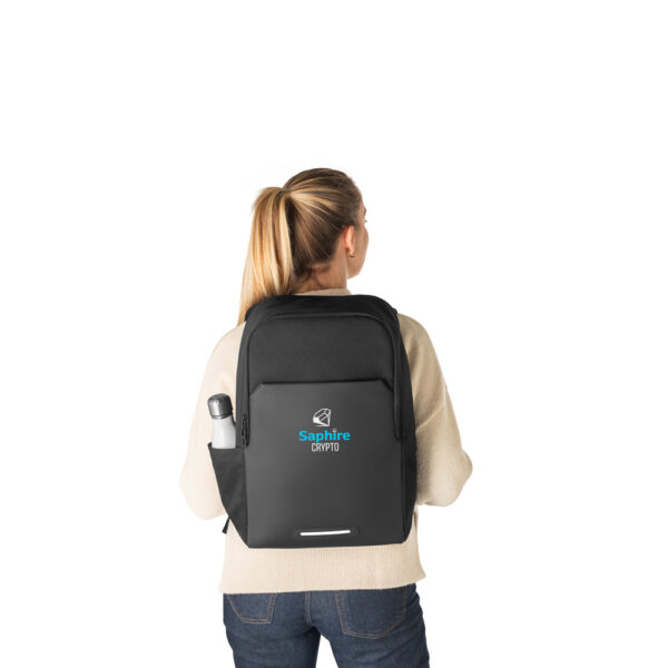 BELFAST. Mochila (20 L) 2 em 1 com bolsa térmica (4’5 L) inclusa que permite a sua utilização em conjunto ou separado