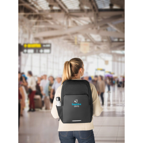 BELFAST. Mochila (20 L) 2 em 1 com bolsa térmica (4’5 L) inclusa que permite a sua utilização em conjunto ou separado