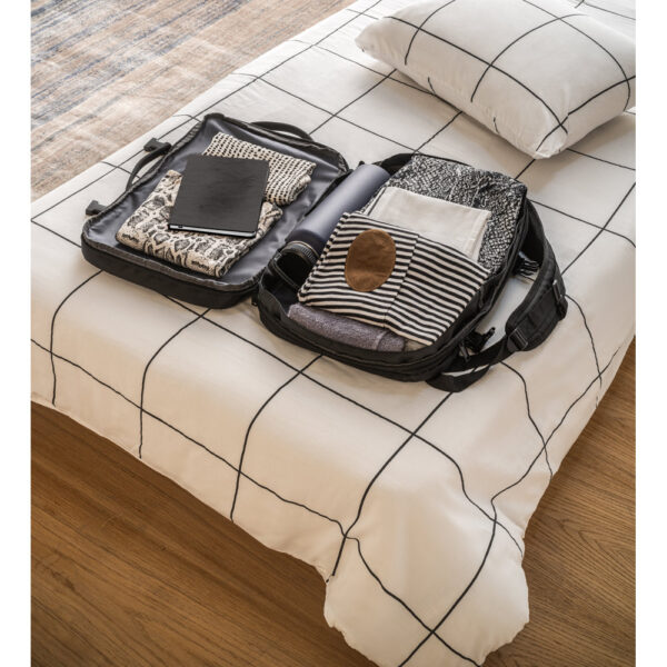 DALLAS PLATE. Mochila de viagem para notebook (17’3″) em poliéster reciclado 600D de alta densidade, com compartimento para arrumação (29 L)