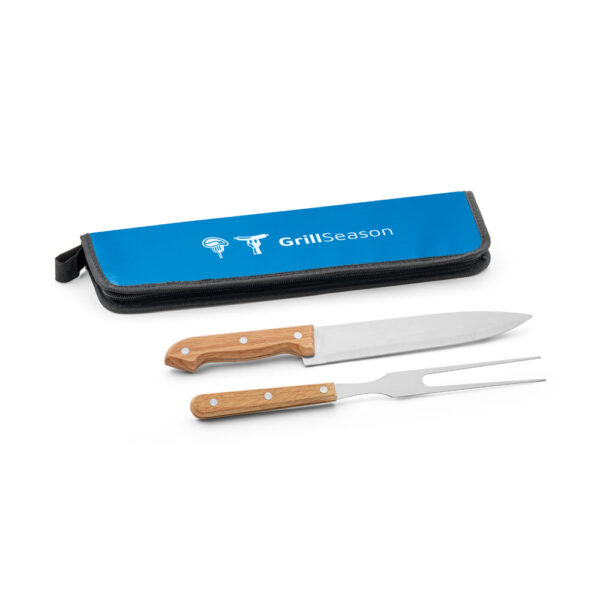 CUBAT. Kit churrasco em estojo de 210D com 2 utensílios em aço inox e madeira Seringueira