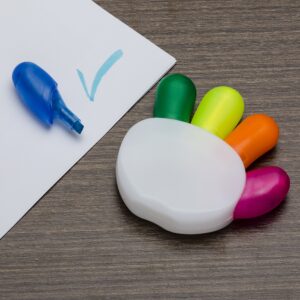 MARCA TEXTO BRANCO FORMATO MAO C/ 5 CORES