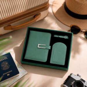 CONJUNTO DE PASSAPORTE E TAG IDENTIFICADOR DE BAGAGEM