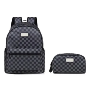 CONJ. MOCHILA E NECESSAIRE EM PVC - XADREZ